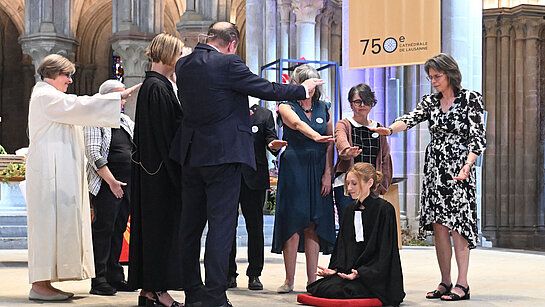 Culte synodal 2025 - le collège des consacrants et la pasteure consacrée Viviane Socquet Capt
