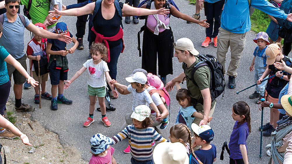 Les familles présentes lors du week-end familles.