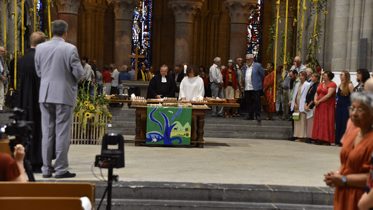 Préparation à la communion - Culte synodal de consécration et d'agrégation 2023 - ®EERV - Gérard Jaton 