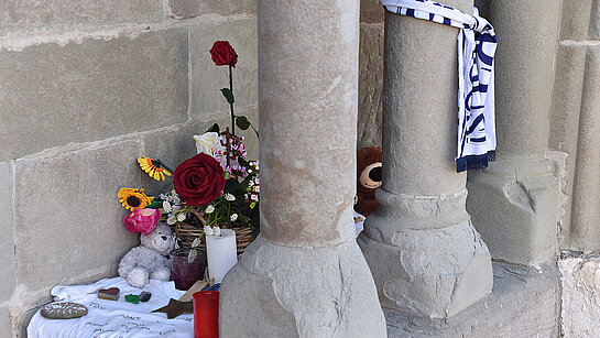 Mémorial devant le temple de Lutry - Temps de remerciements et reconnaissance aux personnes impliqués dans l'accompagnement de la tragédie de Crans-Montana - ©EERV - mars 2026