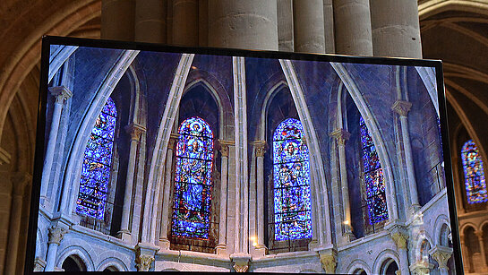 Ecran de retransmission - Culte synodal 2022 - Journée de l'Eglise réformée vaudoise -Cathédrale de Lausanne