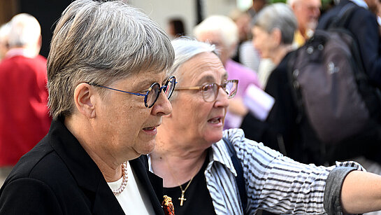 Culte synodal 2025 - Moments joyeux sur l'esplanade de la cathédrale