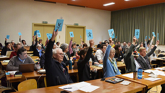 Illustration d'un vote des délégué.e.s- Synode supplémentaire Janvier 2026 @EERV