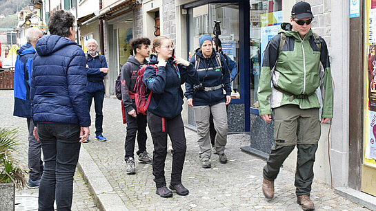 Départ de la marche à Villeneuve