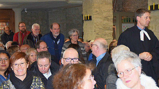 Entrée des présidents des Conseils paroissiaux des cinq paroisses