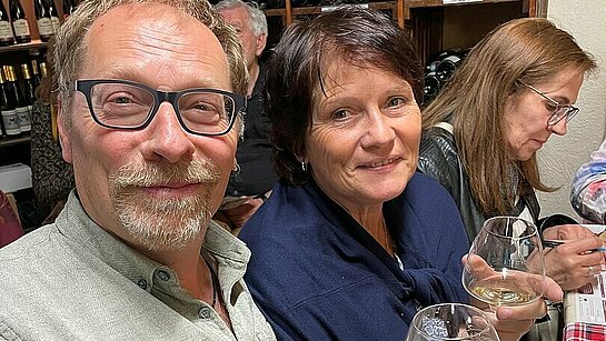 Sigolsheim - Patrice et Cathie Haesslein à la dégustation de vin