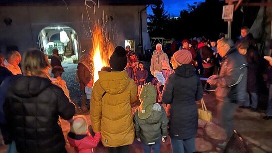 Chantée autour du feu à la ferme de Bassenges