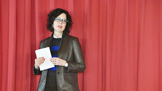 Christelle Luisier Brodard, présidente du Conseil d'État - Temps de remerciements et reconnaissance aux personnes impliqués dans l'accompagnement de la tragédie de Crans-Montana - ©EERV - mars 2026