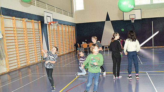 les enfants s'amusent