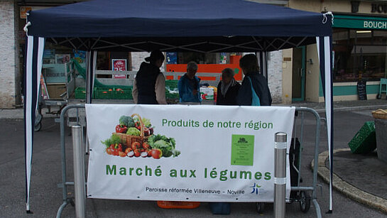 Le stand de Villeneuve Le stand de Villeneuve et sa banderole