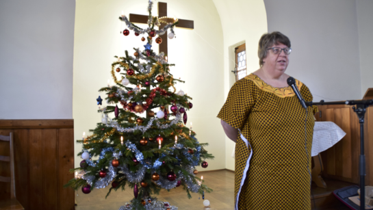 Hélène Denebourg conduit le culte diacre, Hélène Denebourg, sapin de Noël