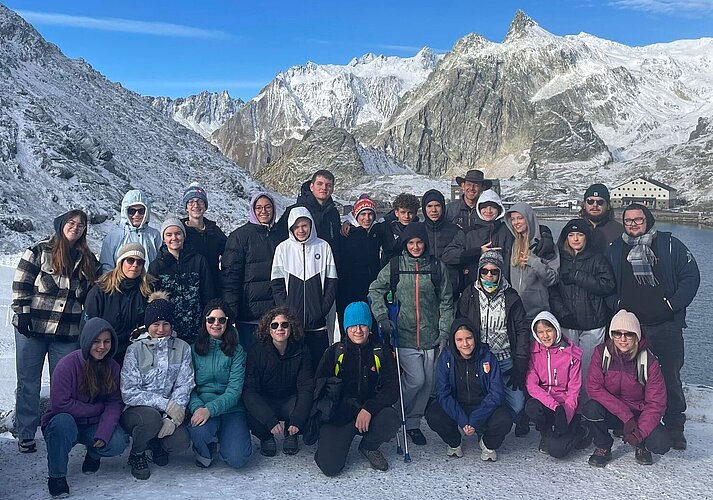 Equipe du parcours 3D au Gd-St-Bernard 2024 catéchisme initiation à la foi chrétienne