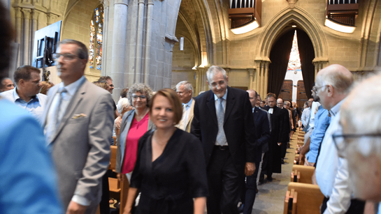 Entrée du cortège - Anne Abruzzi, présidente et Vincent Guyaz, vice-Pst du Conseil synodal - Culte synodal de consecration et d'agrégation 2023 - ®EERV - Gérard Jaton 